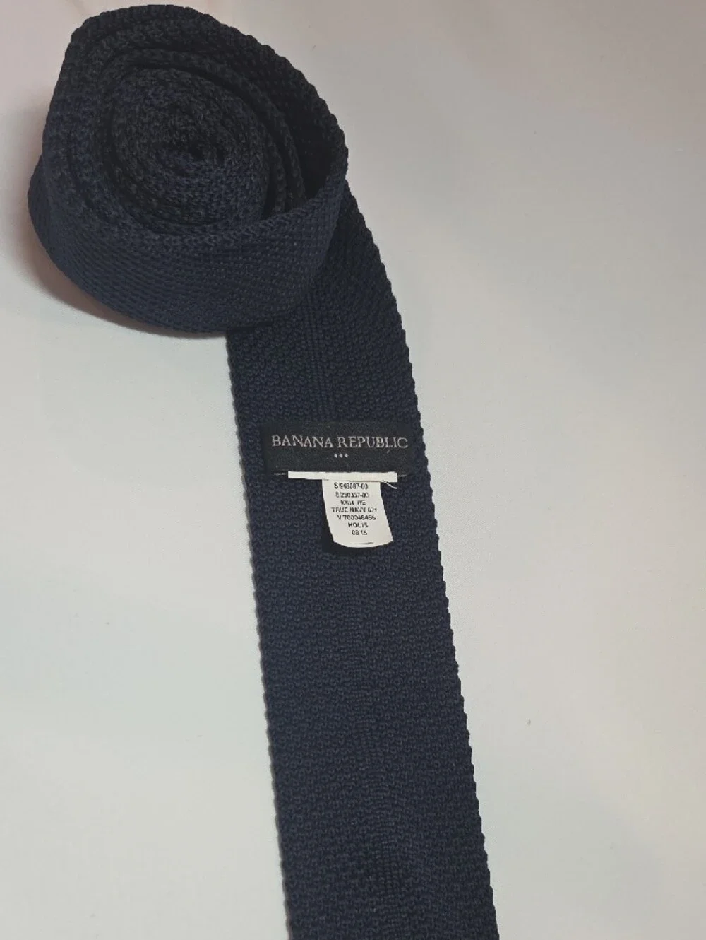 Banana Republic Men' Dark Navy True Knit Square-Tip 100% Silk Tie 2.0x56